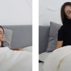 Mujer en cama, primero se revuelve, luego se sienta y estira el cuello. ¿Cuánto tarda en hacer efecto la melatonina?