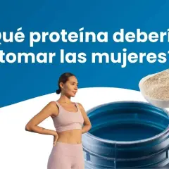 Una mujer activa y un scoop de proteína en polvo, ideal para la proteina para mujeres.
