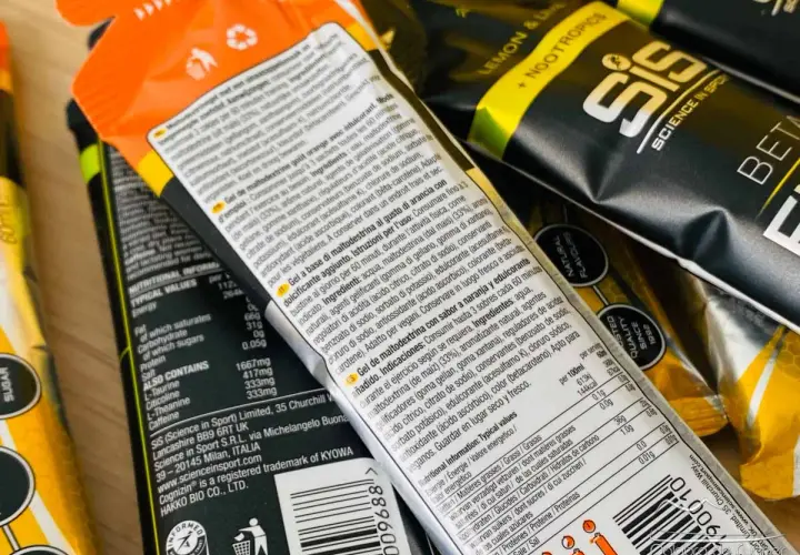 Gel de maltodextrina con sabor a naranja. La maltodextrina es un carbohidrato que aporta energía rápida.