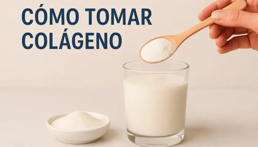 Una mano vierte colágeno en polvo en un vaso de leche. Descubre cuándo es mejor tomar el colágeno para maximizar sus beneficios.