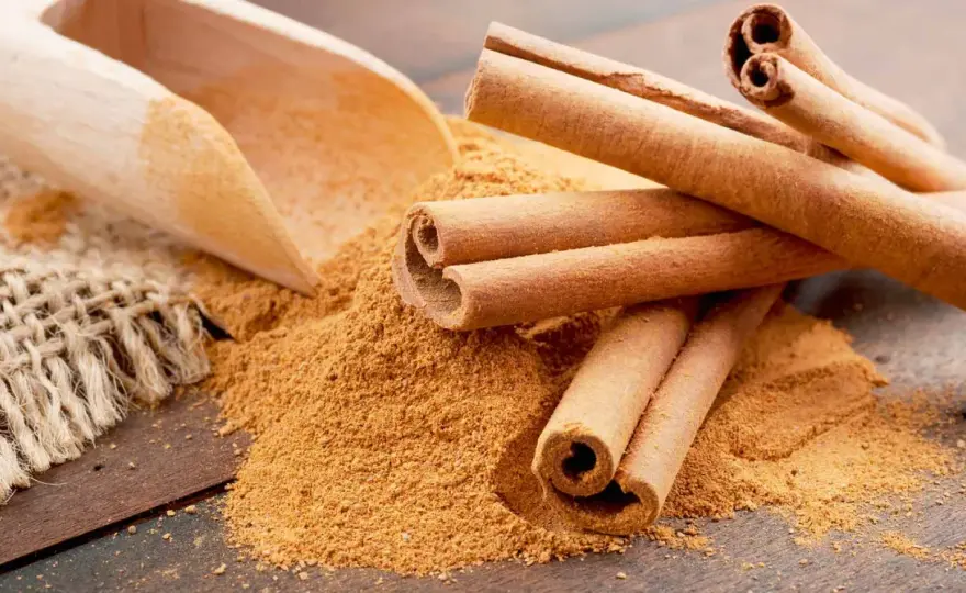 Canela molida: beneficios, usos y cómo elegir la mejor