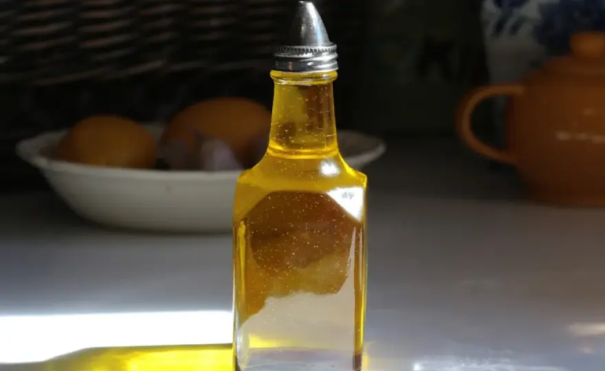 Aceite de orégano - ¿Es seguro? Peligros y cómo usarlo bien