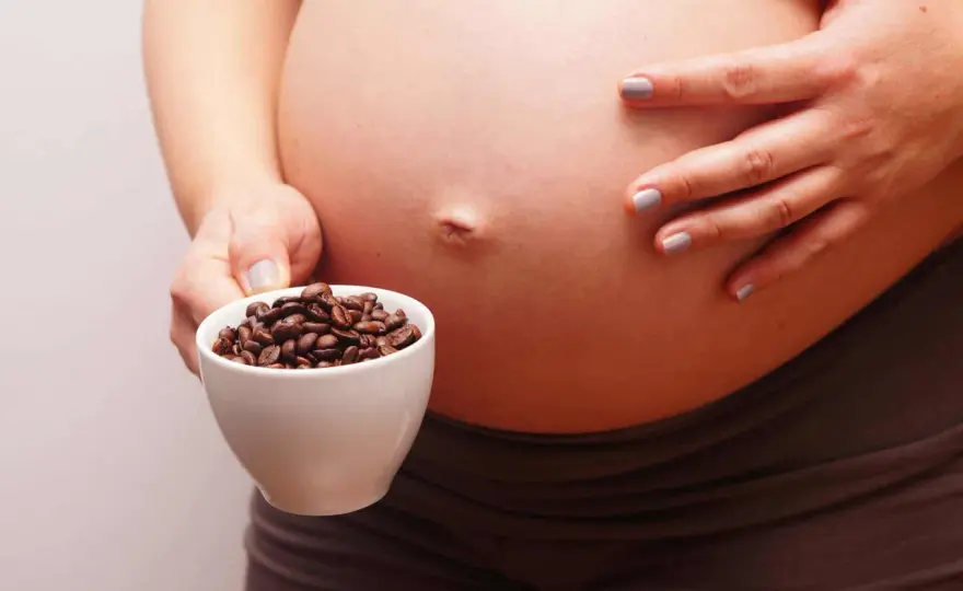 Cafeína durante el embarazo ¿cuánto café se puede tomar?