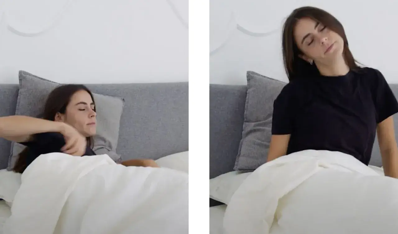 Mujer en cama, primero se revuelve, luego se sienta y estira el cuello. ¿Cuánto tarda en hacer efecto la melatonina?