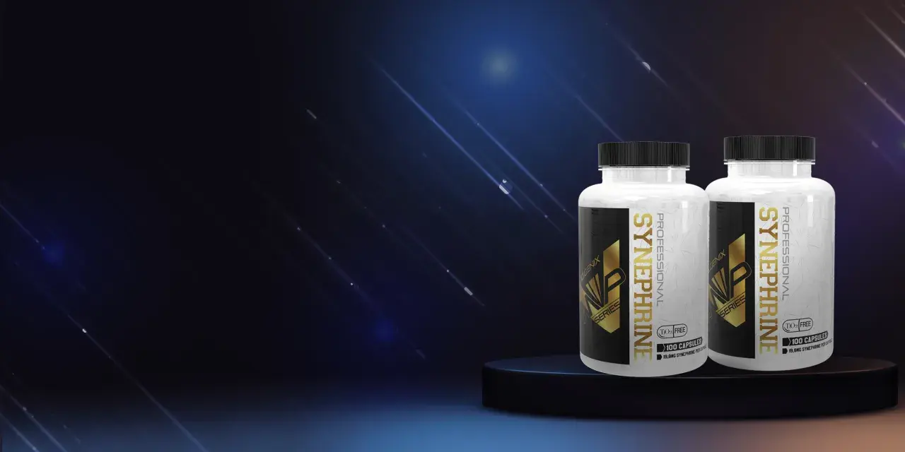 Dos frascos de suplemento "Synephrine" en un podio. Descubre qué es la sinefrina y sus beneficios.